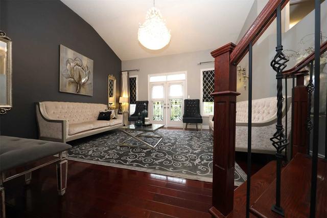 26 Solstice Dr, House detached with 4 bedrooms, 4 bathrooms and 6 parking in Toronto ON | Image 20