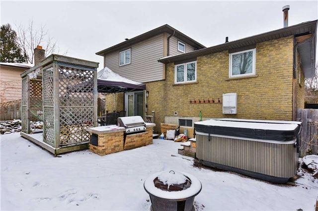88 Valleyview Cres, House detached with 3 bedrooms, 2 bathrooms and 3 parking in Bradford West Gwillimbury ON | Image 2