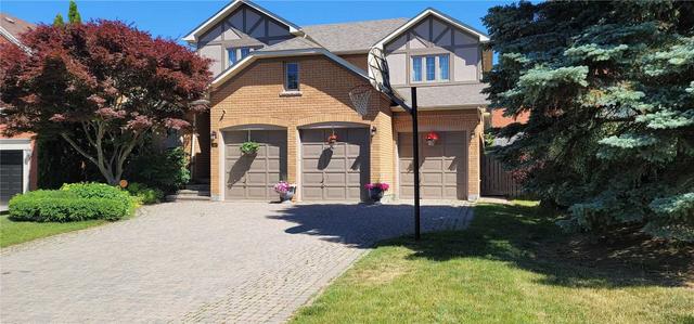 889 Damascus Crt, House detached with 2 bedrooms, 1 bathrooms and 2 parking in Newmarket ON | Image 1