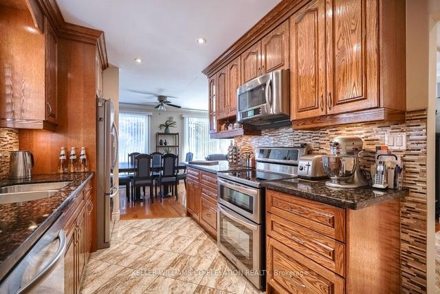 92 Crocus Dr, House detached with 3 bedrooms, 2 bathrooms and 3 parking in Toronto ON | Image 1