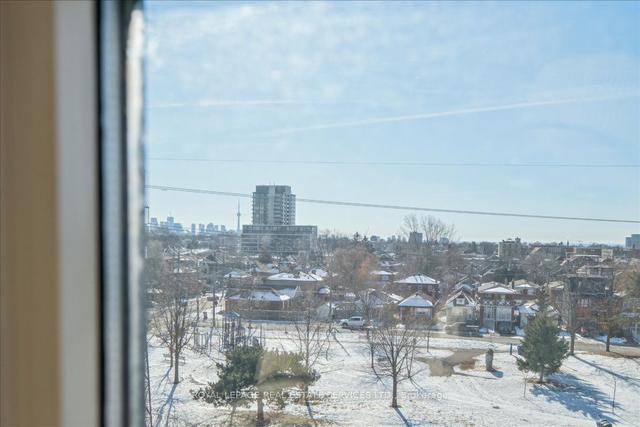 404 - 1001 Roselawn Ave, Condo with 1 bedrooms, 1 bathrooms and 1 parking in Toronto ON | Image 11