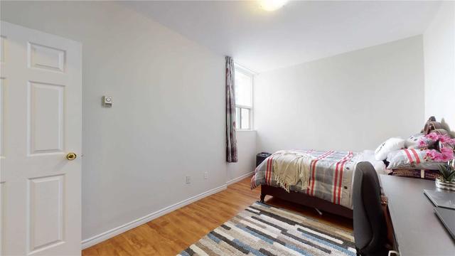 ph04 - 5 Massey Sq, Condo with 2 bedrooms, 1 bathrooms and 0 parking in Toronto ON | Image 5