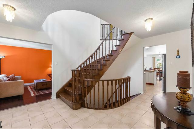 2 Normandy Cres, House detached with 4 bedrooms, 3 bathrooms and 4 parking in Richmond Hill ON | Image 37