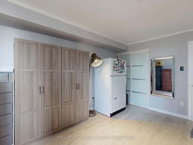 2208 - 330 Rathburn Rd W, Condo with 2 bedrooms, 2 bathrooms and 2 parking in Mississauga ON | Image 24