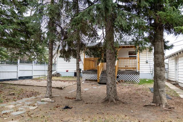 5530 49 Street, House detached with 3 bedrooms, 2 bathrooms and 3 parking in Provost AB | Image 18