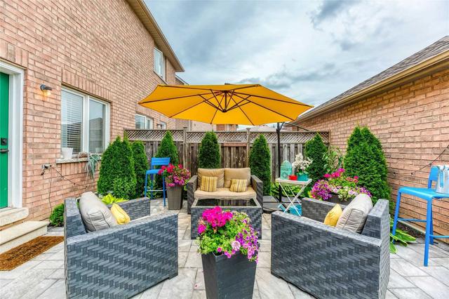55 Rainbow Valley Cres, House semidetached with 3 bedrooms, 3 bathrooms and 3 parking in Markham ON | Image 1