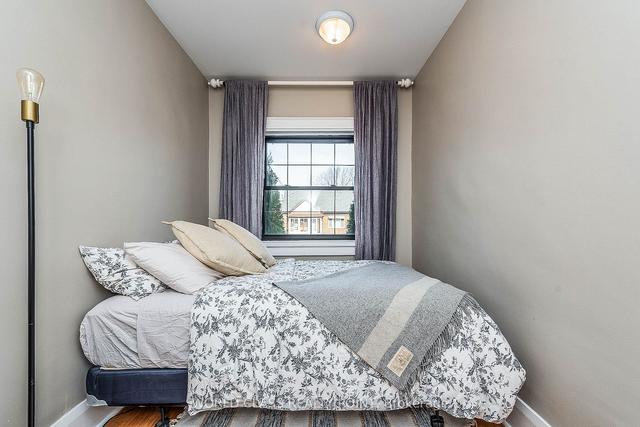 36 Scotia Ave, House detached with 2 bedrooms, 2 bathrooms and 1 parking in Toronto ON | Image 24