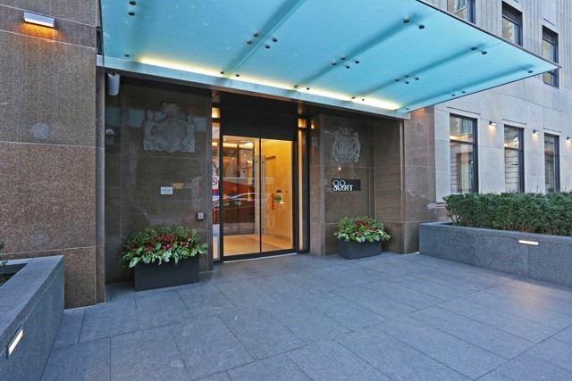 805 - 88 Scott St, Condo with 2 bedrooms, 2 bathrooms and 1 parking in Toronto ON | Image 1