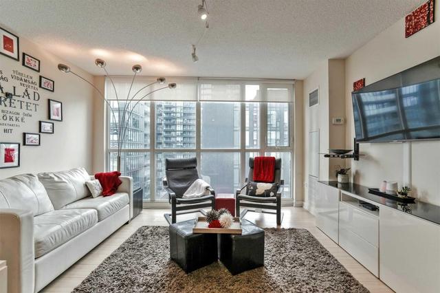 806 - 85 Queens Wharf Rd, Condo with 3 bedrooms, 2 bathrooms and 1 parking in Toronto ON | Image 4