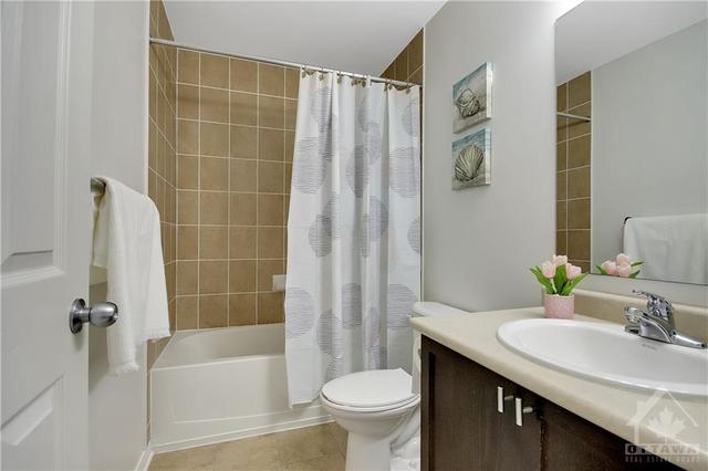 45 Chesapeake Crescent, Townhouse with 3 bedrooms, 4 bathrooms and 3 parking in Ottawa ON | Image 23