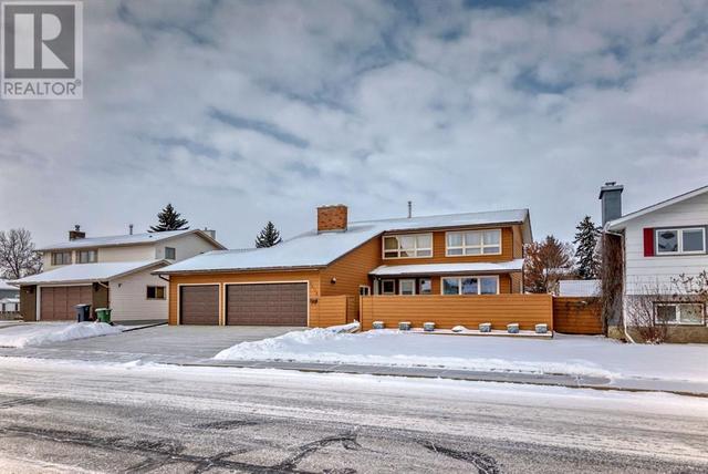 5408 60 Street, House detached with 4 bedrooms, 3 bathrooms and 3 parking in Ponoka AB | Image 2