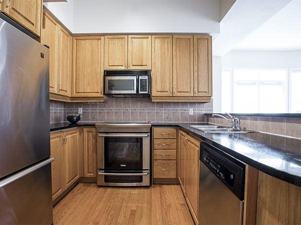 Th 25 - 2 Rean Dr, Townhouse with 2 bedrooms, 3 bathrooms and 2 parking in Toronto ON | Image 9