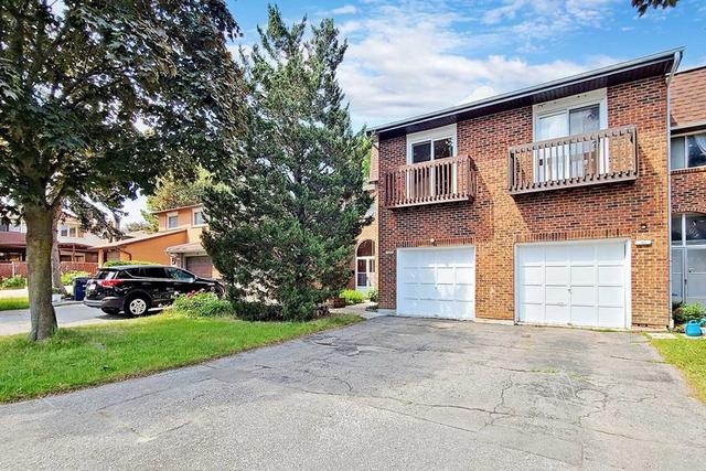 10 Evansville Rd, House attached with 3 bedrooms, 3 bathrooms and 3 parking in Toronto ON | Image 12
