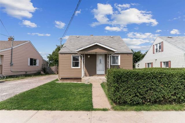 117 Grantham Ave S, House detached with 3 bedrooms, 1 bathrooms and 5 parking in St. Catharines ON | Image 1
