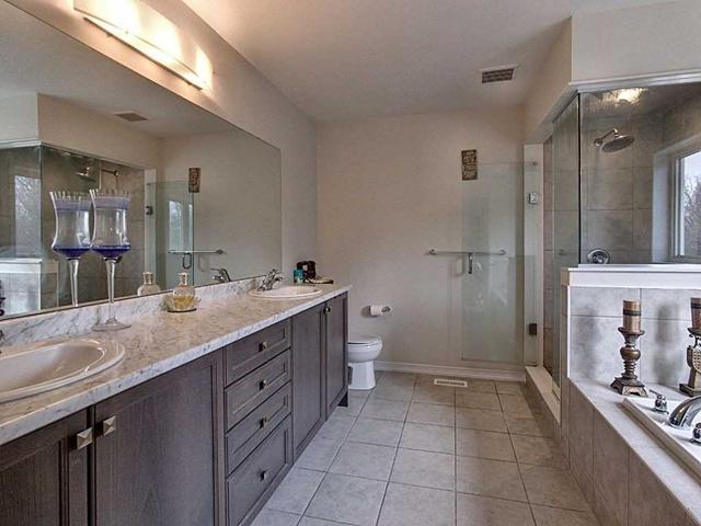 7696 Tupelo Cres, House detached with 4 bedrooms, 3 bathrooms and 6 parking in Niagara Falls ON | Image 3