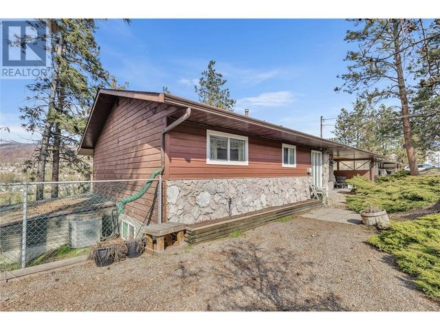 2410 Boucherie Road, House detached with 4 bedrooms, 2 bathrooms and 2 parking in West Kelowna BC | Image 45