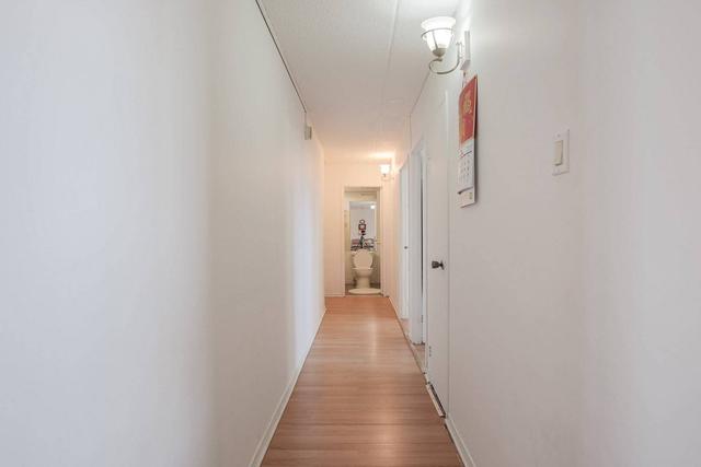 901 - 207 Galloway Rd, Condo with 2 bedrooms, 1 bathrooms and 1 parking in Toronto ON | Image 4