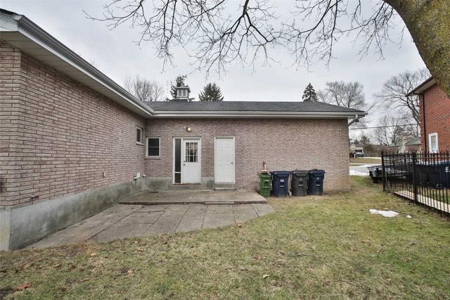 1439 Military Tr, House detached with 3 bedrooms, 2 bathrooms and 10 parking in Toronto ON | Image 17