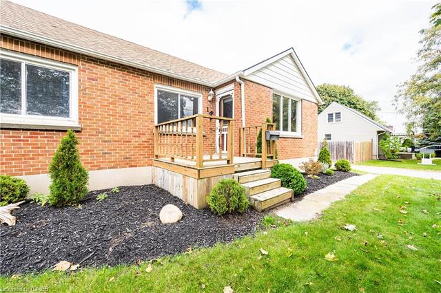 18 Lindsay Street, House detached with 3 bedrooms, 2 bathrooms and 8 parking in Tillsonburg ON | Image 3