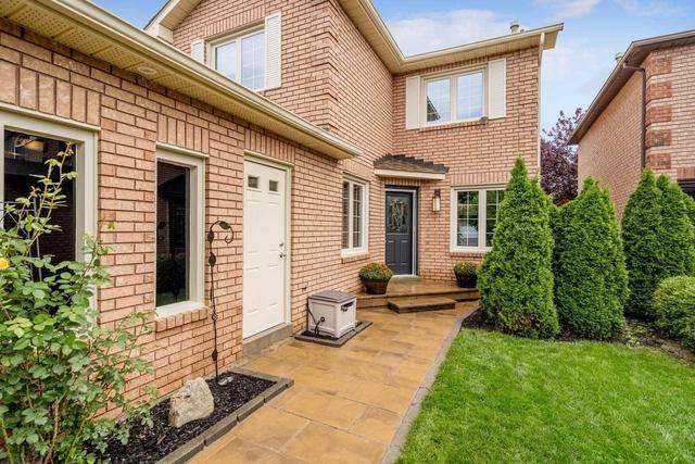 14 Smith Dr, House detached with 3 bedrooms, 3 bathrooms and 4 parking in Halton Hills ON | Image 2