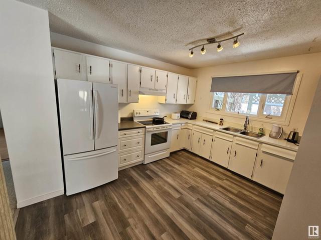 25 Umbach Rd, House detached with 2 bedrooms, 1 bathrooms and null parking in Stony Plain AB | Image 2