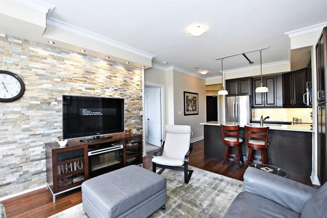 227 - 180 John West Way, Condo with 2 bedrooms, 2 bathrooms and 1 parking in Aurora ON | Image 5