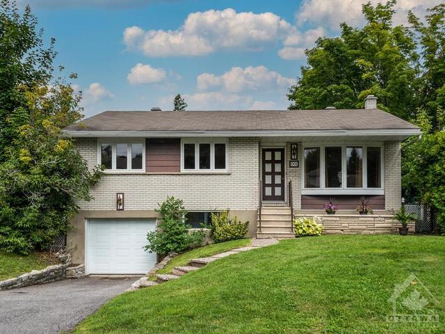 991 Harkness Avenue, House detached with 3 bedrooms, 1 bathrooms and 3 parking in Ottawa ON | Card Image