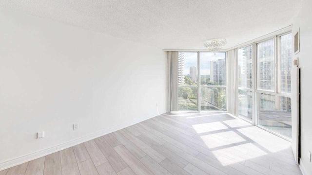 1003 - 5 Concorde Pl, Condo with 1 bedrooms, 1 bathrooms and 1 parking in Toronto ON | Image 4