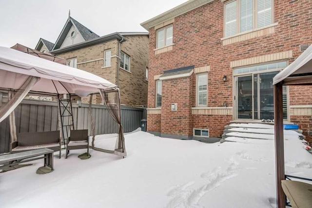 31 Aster Dr, House semidetached with 4 bedrooms, 4 bathrooms and 4 parking in Vaughan ON | Image 35