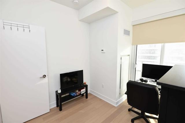 3202 - 20 Shore Breeze Dr, Condo with 2 bedrooms, 1 bathrooms and 1 parking in Toronto ON | Image 26