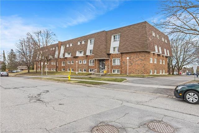 g3 - 815 Kyle Court, House attached with 2 bedrooms, 1 bathrooms and 1 parking in Brockville ON | Image 1