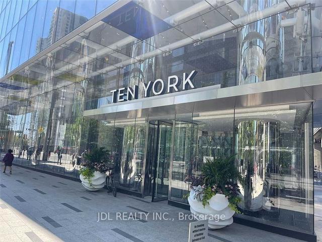 3707 - 10 York St, Condo with 1 bedrooms, 1 bathrooms and 0 parking in Toronto ON | Image 8