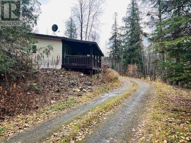 6096 Cedar Creek Road, House detached with 2 bedrooms, 1 bathrooms and null parking in Cariboo F BC | Image 33