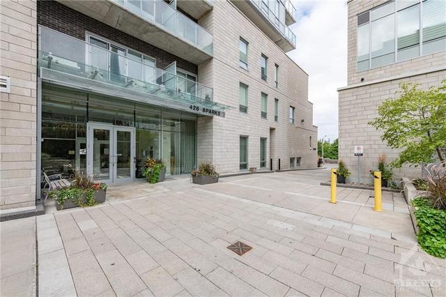 1001 - 428 Sparks Street, Condo with 1 bedrooms, 1 bathrooms and 1 parking in Ottawa ON | Image 2