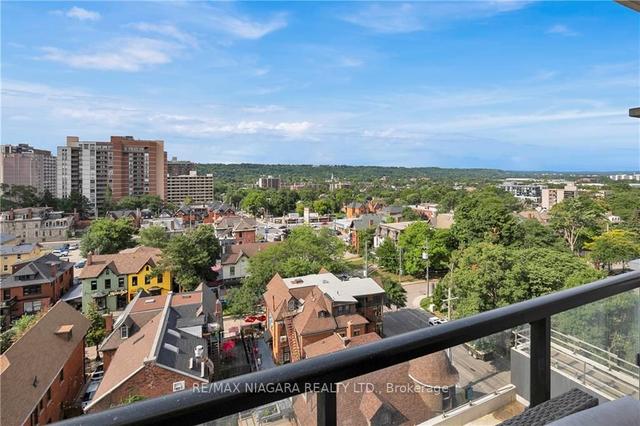 915 - 15 Queen St S, Condo with 2 bedrooms, 1 bathrooms and 1 parking in Hamilton ON | Image 6