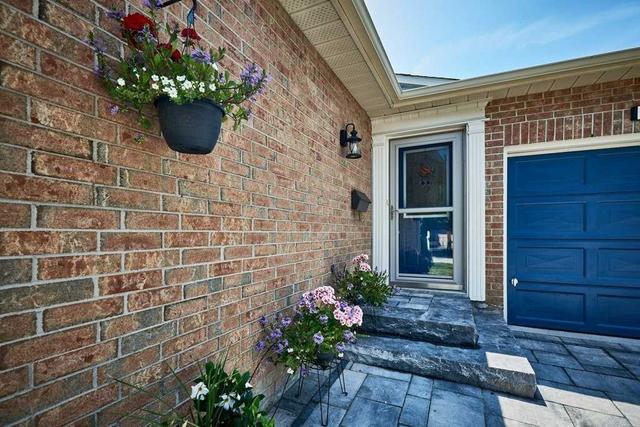 19 Kilberry Dr, House detached with 3 bedrooms, 2 bathrooms and 5 parking in Whitby ON | Image 23