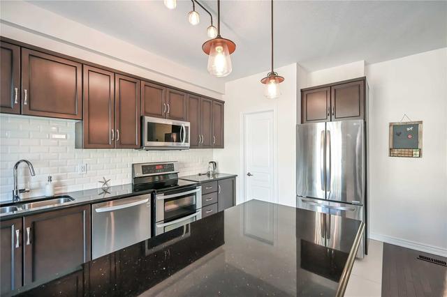 10 - 215 Dundas St E, Townhouse with 3 bedrooms, 3 bathrooms and 4 parking in Hamilton ON | Image 6