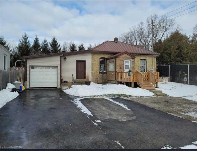 27 Clarke Rd N, House detached with 2 bedrooms, 1 bathrooms and 7 parking in London ON | Image 1