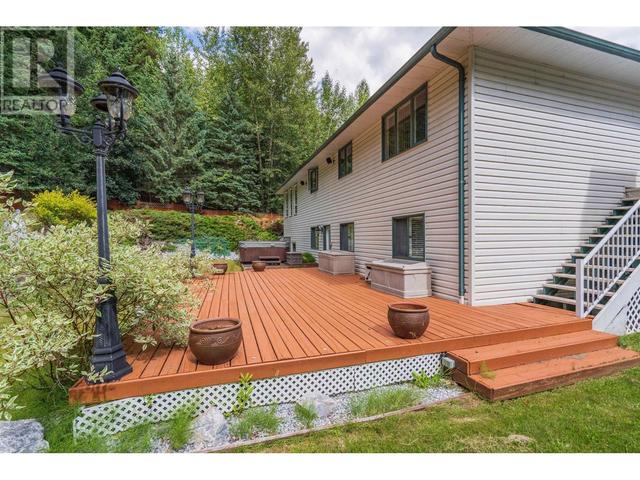9094 North Nechako Road, House detached with 6 bedrooms, 3 bathrooms and null parking in Prince George BC | Image 33
