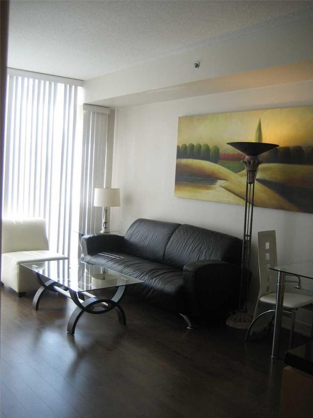 727 - 21 Nelson St, Condo with 1 bedrooms, 1 bathrooms and null parking in Toronto ON | Image 4