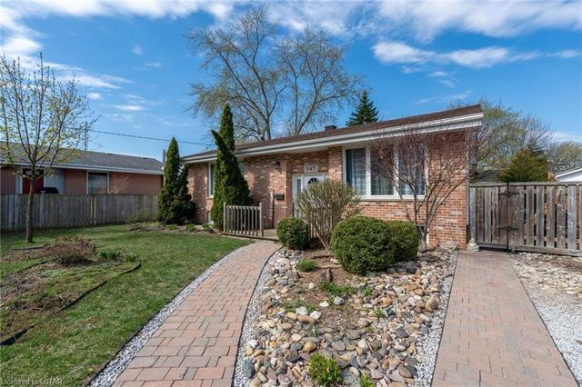 945 Hollands Avenue, House detached with 4 bedrooms, 2 bathrooms and null parking in Sarnia ON | Image 23