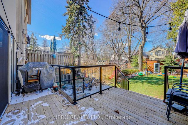 334 Cleveland St, House detached with 4 bedrooms, 4 bathrooms and 1 parking in Toronto ON | Image 22