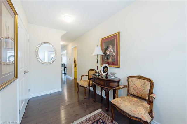 153 - 1061 Eagletrace Drive, House attached with 3 bedrooms, 3 bathrooms and 3 parking in London ON | Image 3