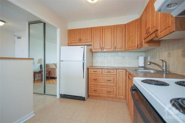 820 - 20 Chesterton Drive, Condo with 2 bedrooms, 1 bathrooms and 1 parking in Ottawa ON | Image 17