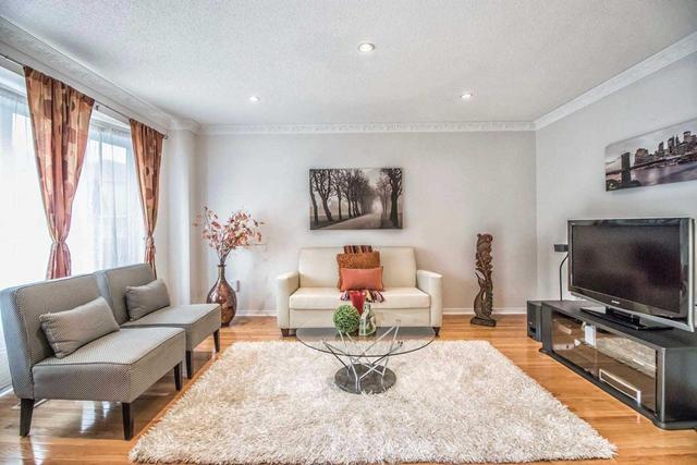 30 Amboise Cres, House detached with 3 bedrooms, 4 bathrooms and 4 parking in Brampton ON | Image 7