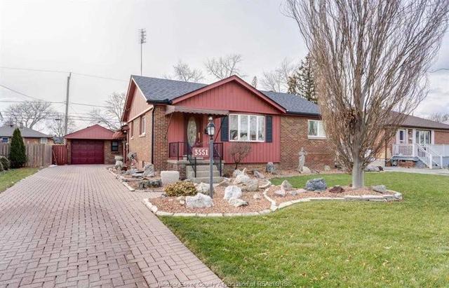 3551 Dominion Blvd, House detached with 3 bedrooms, 2 bathrooms and 5 parking in Windsor ON | Card Image