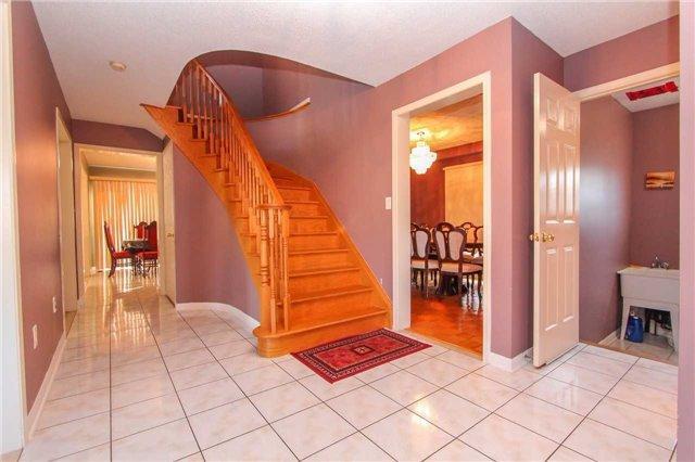 11 Himalaya St, House detached with 4 bedrooms, 3 bathrooms and 4 parking in Brampton ON | Image 3