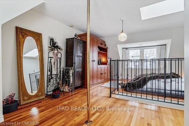 26 Ridley Gdns, House semidetached with 2 bedrooms, 3 bathrooms and 0 parking in Toronto ON | Image 13