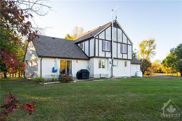 725 Mcfarlane Road, House detached with 4 bedrooms, 3 bathrooms and 12 parking in North Grenville ON | Image 22