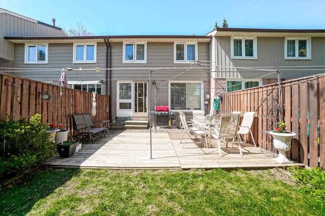 3295 Fieldgate Dr, Townhouse with 4 bedrooms, 2 bathrooms and 3 parking in Mississauga ON | Image 31